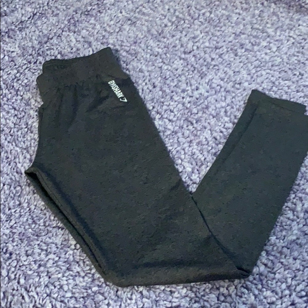 Dark gray gently used gym shark seamless leggings